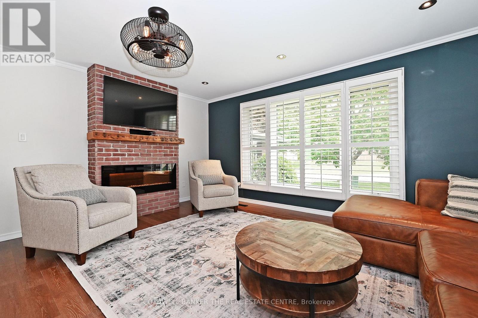 15 Earls Court, East Gwillimbury, Ontario  L9N 1E5 - Photo 5 - N12196269