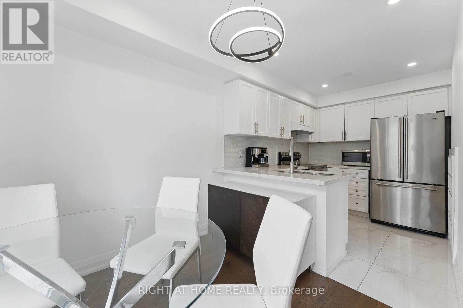 149 Coleridge Drive, Newmarket, Ontario  L3X 2T4 - Photo 17 - N12183402