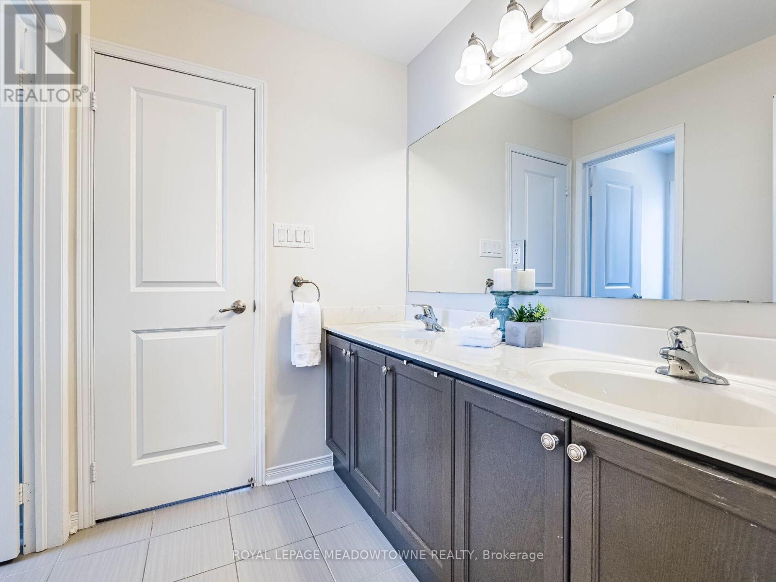 58 Morningside Drive, Halton Hills, Ontario  L7G 0H7 - Photo 32 - W12196134