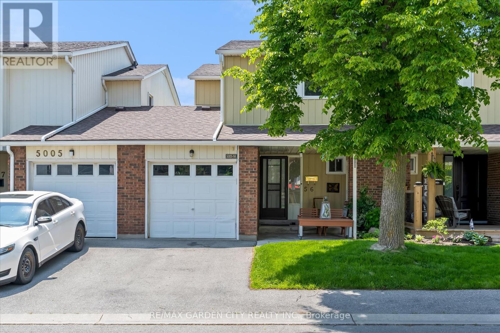 56 - 5005 Pinedale Avenue, Burlington, Ontario  L7L 5J6 - Photo 1 - W12196142