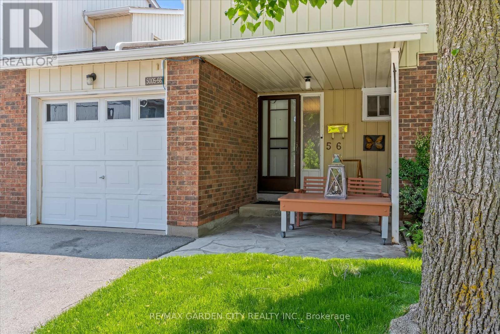 56 - 5005 Pinedale Avenue, Burlington, Ontario  L7L 5J6 - Photo 2 - W12196142