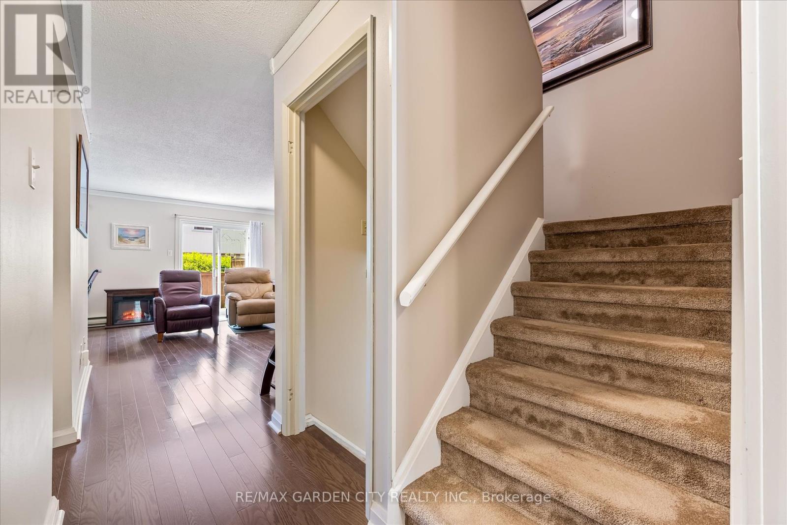 56 - 5005 Pinedale Avenue, Burlington, Ontario  L7L 5J6 - Photo 4 - W12196142