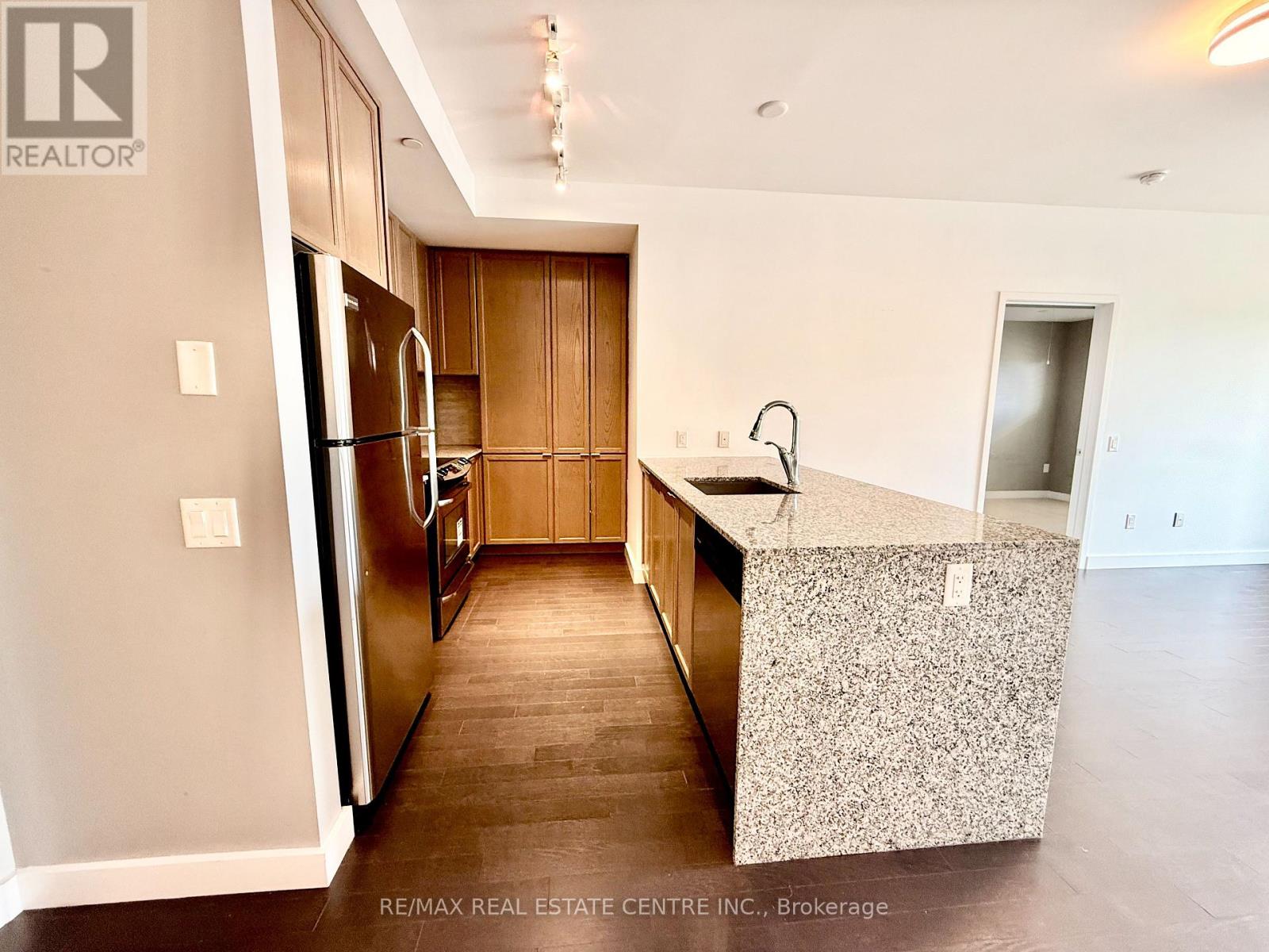 306 - 5025 Harvard Road, Mississauga, Ontario  L5M 0W6 - Photo 11 - W12196177