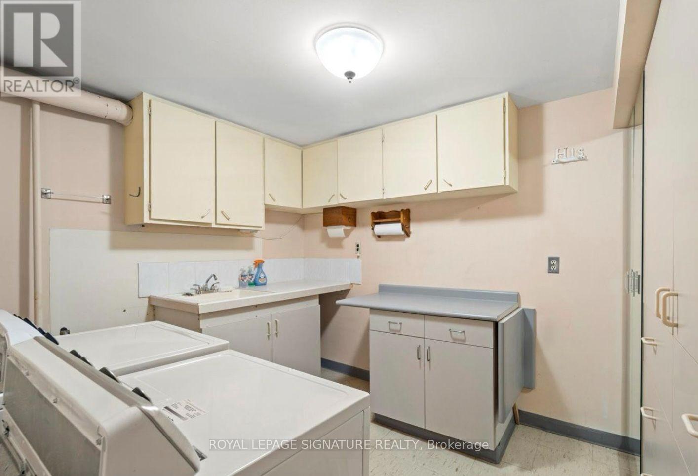 Lower - 64 Watney Crescent, Toronto, Ontario  M3L 2C9 - Photo 8 - W12196236