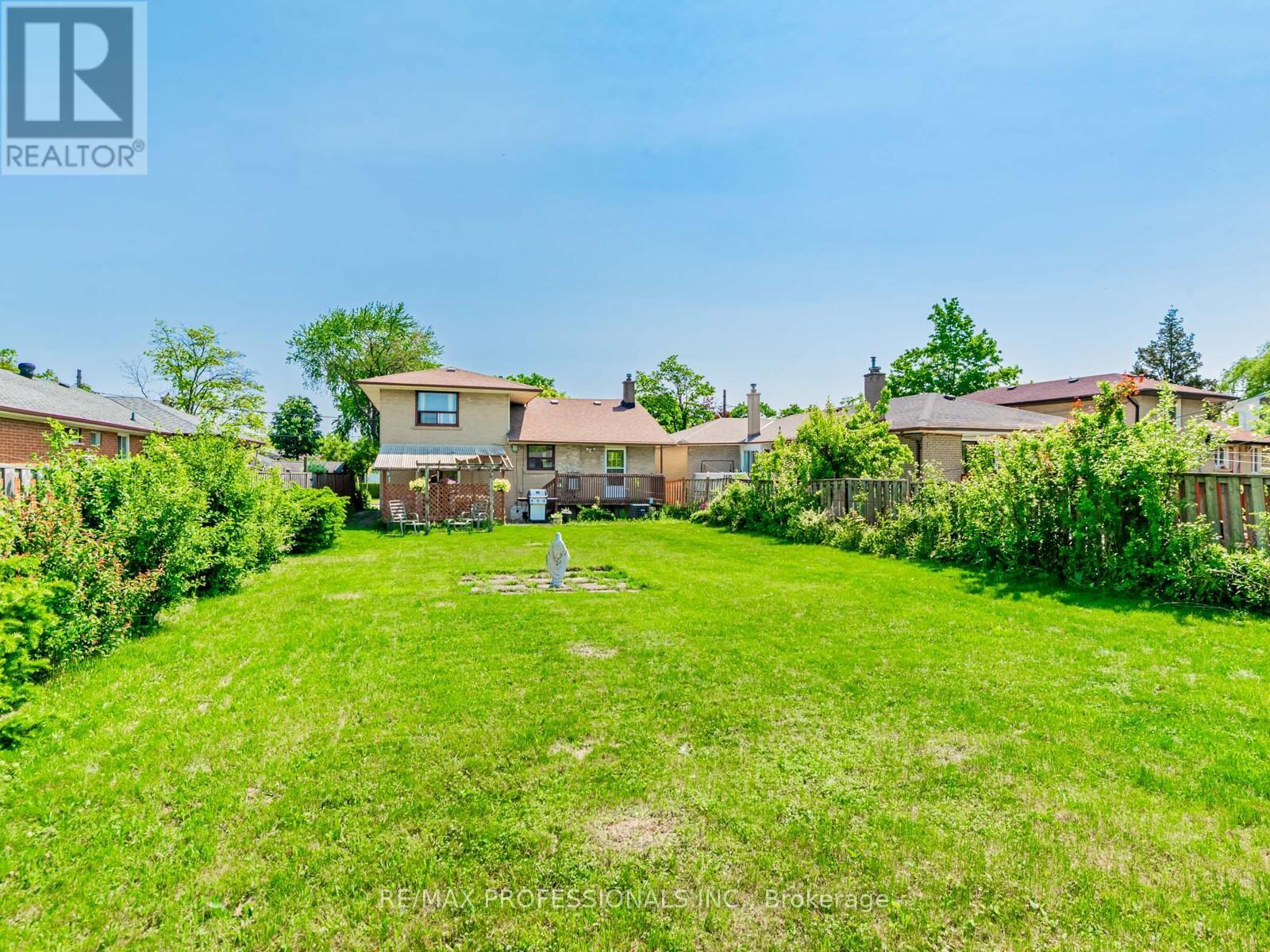 281 Jeffcoat Drive, Toronto, Ontario  M9W 3E4 - Photo 21 - W12196254