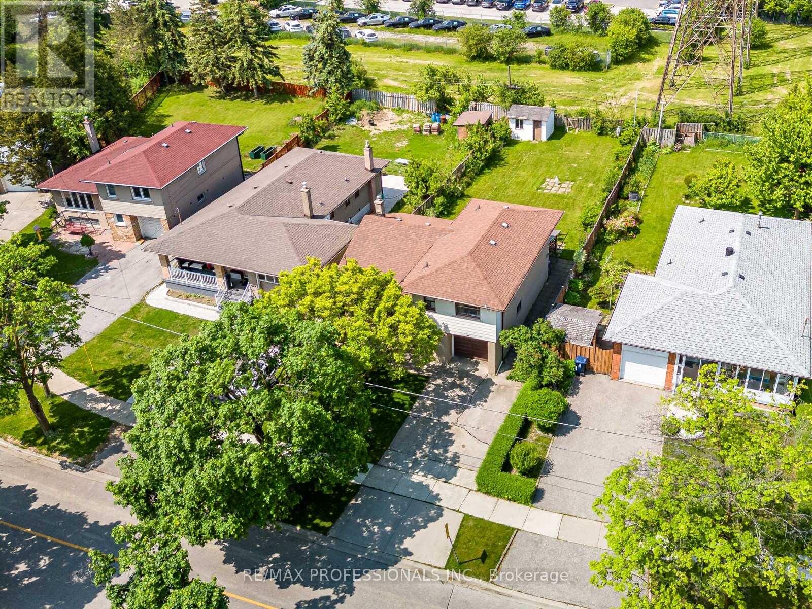 281 Jeffcoat Drive, Toronto, Ontario  M9W 3E4 - Photo 22 - W12196254