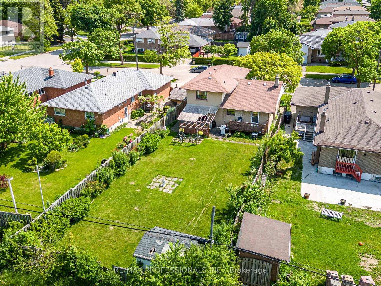281 Jeffcoat Drive, Toronto, Ontario  M9W 3E4 - Photo 25 - W12196254