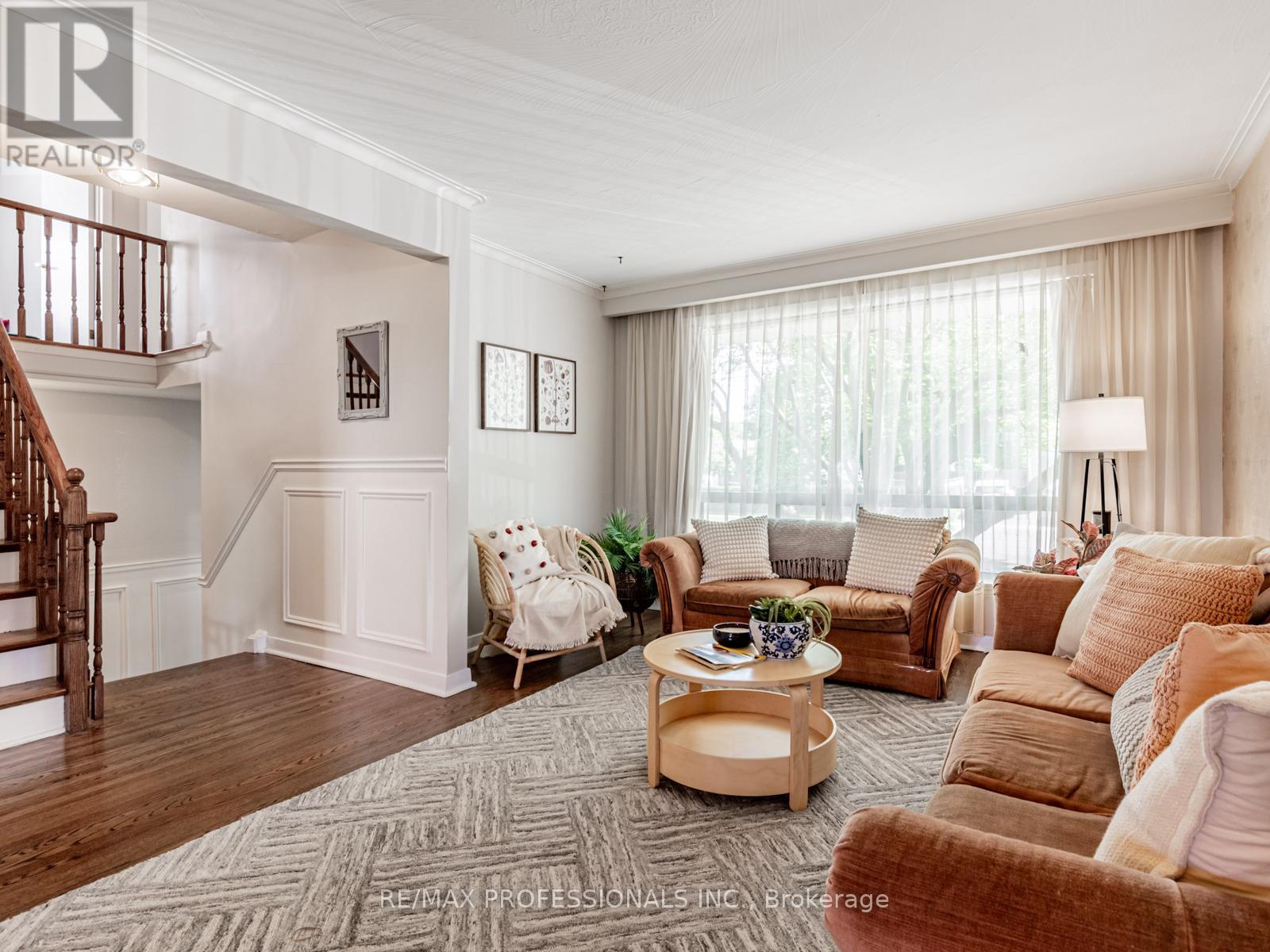 281 Jeffcoat Drive, Toronto, Ontario  M9W 3E4 - Photo 4 - W12196254
