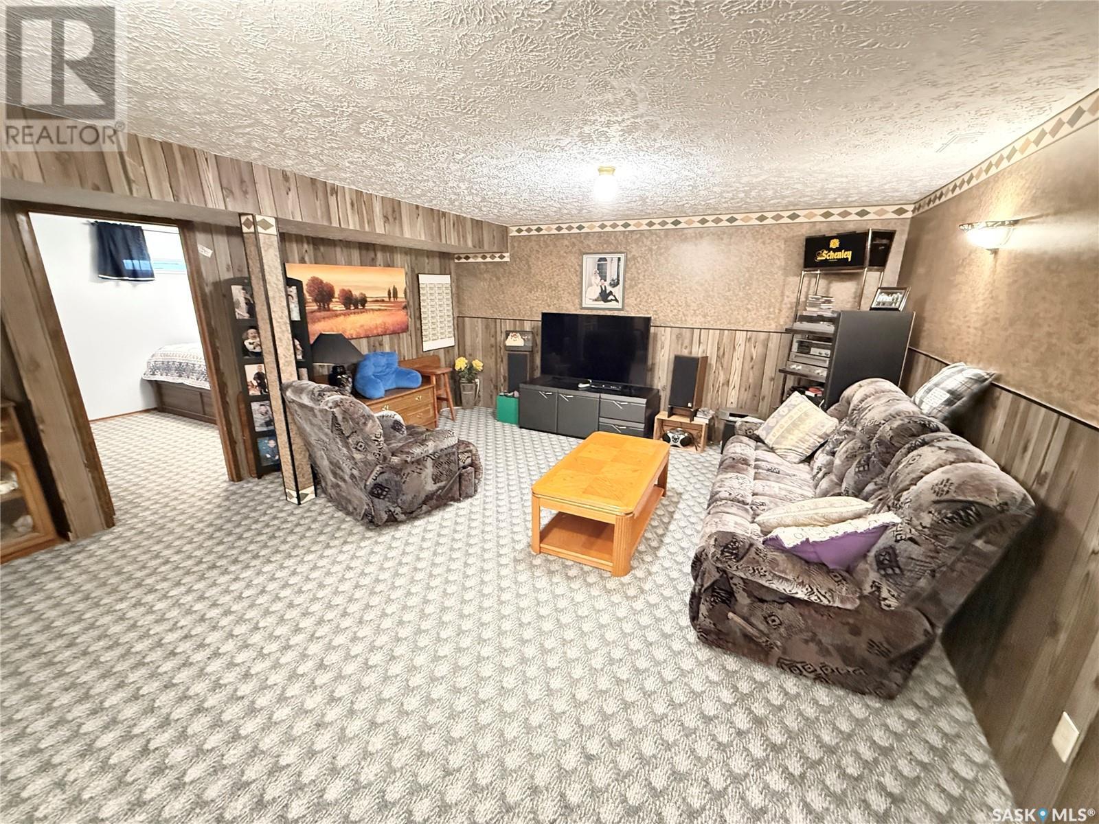 206 Onstad Crescent, Weyburn, Saskatchewan  S4H 2T2 - Photo 24 - SK008324