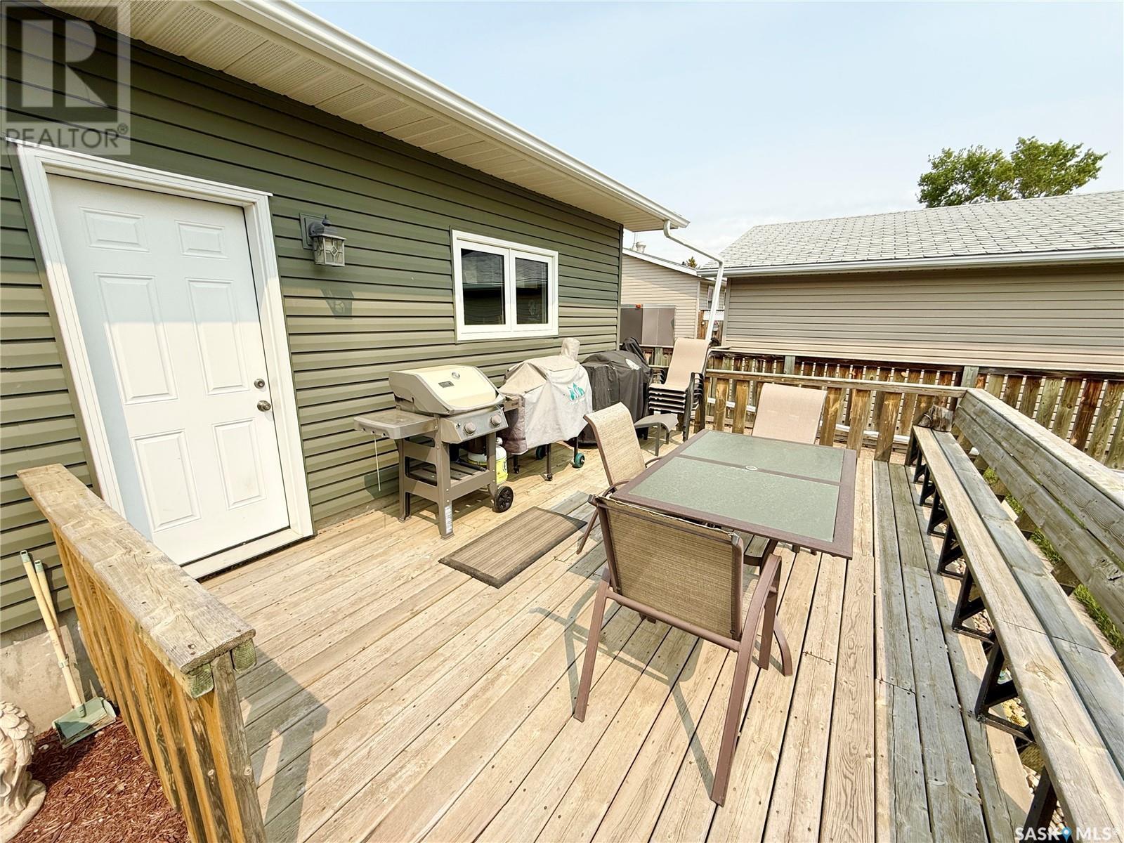 206 Onstad Crescent, Weyburn, Saskatchewan  S4H 2T2 - Photo 37 - SK008324
