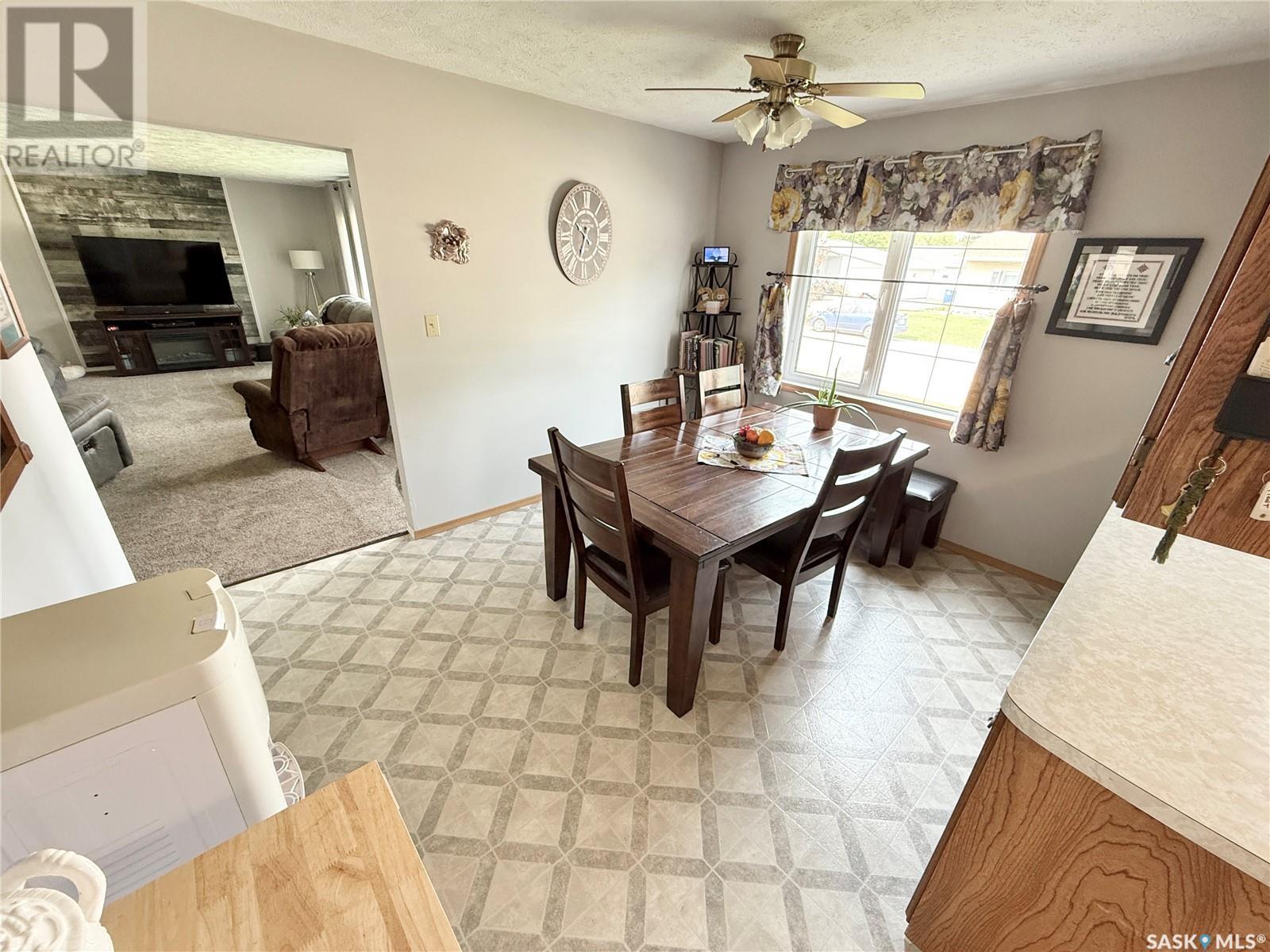206 Onstad Crescent, Weyburn, Saskatchewan  S4H 2T2 - Photo 8 - SK008324