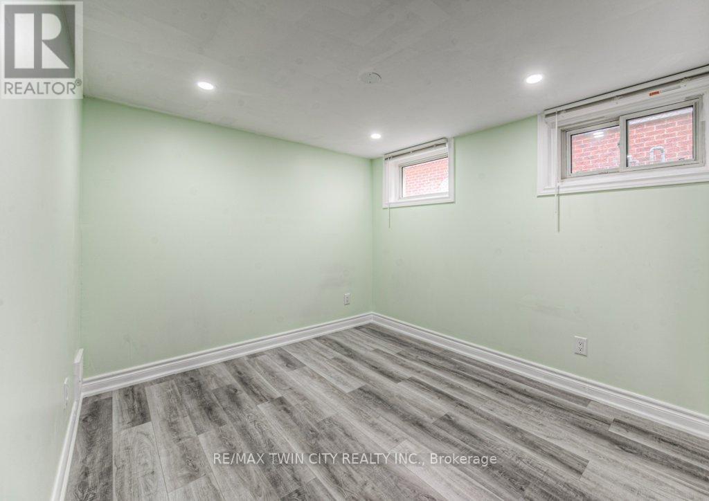 1138 Weber Street E, Kitchener, Ontario  N2A 1B9 - Photo 37 - X12196123