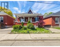 13 SALISBURY AVENUE, Brantford, Ontario