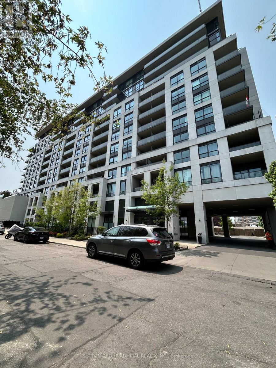 8 TRENT AVENUE, Toronto, Ontario
