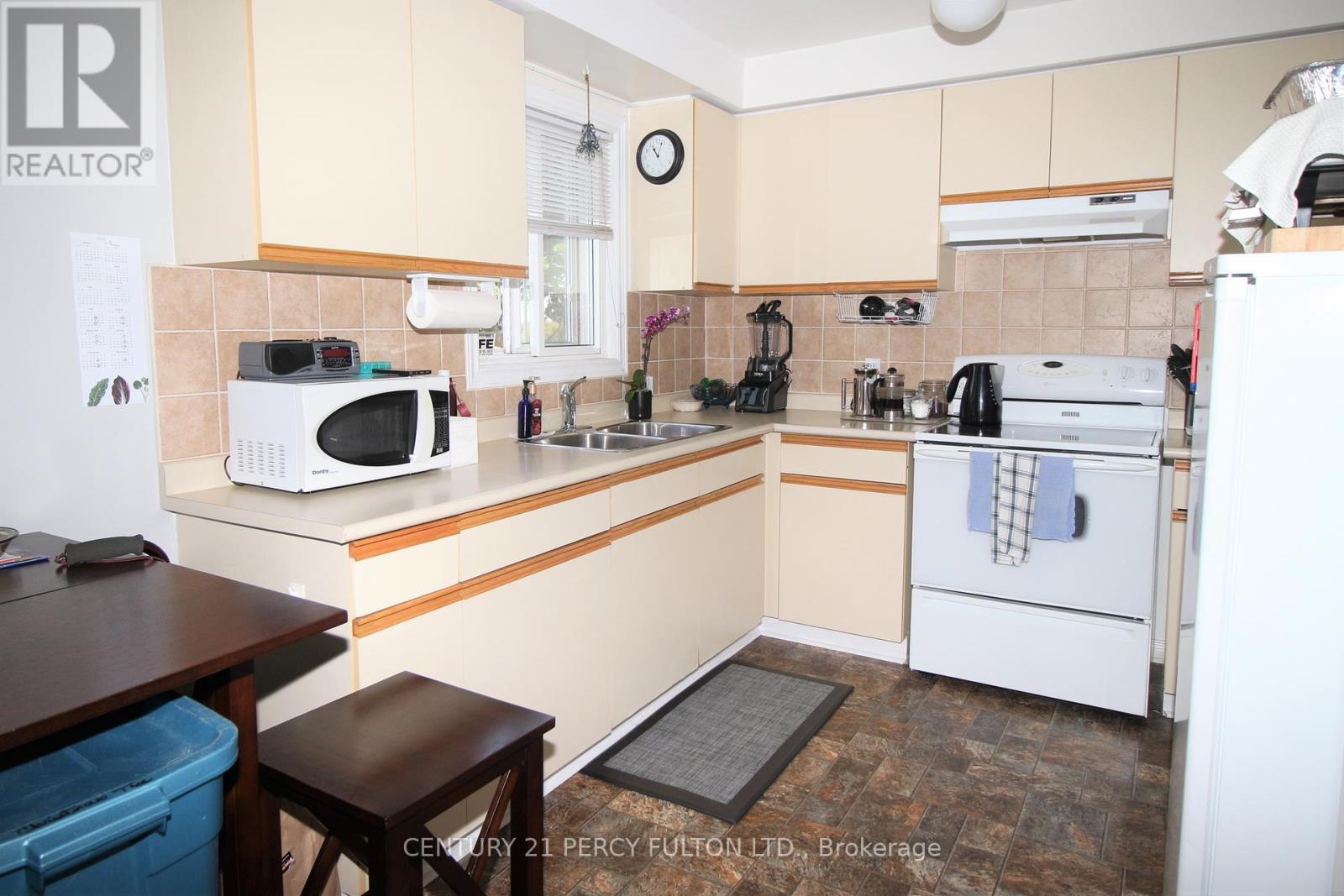318 College Avenue, Oshawa, Ontario  L1J 1S1 - Photo 15 - E12195895