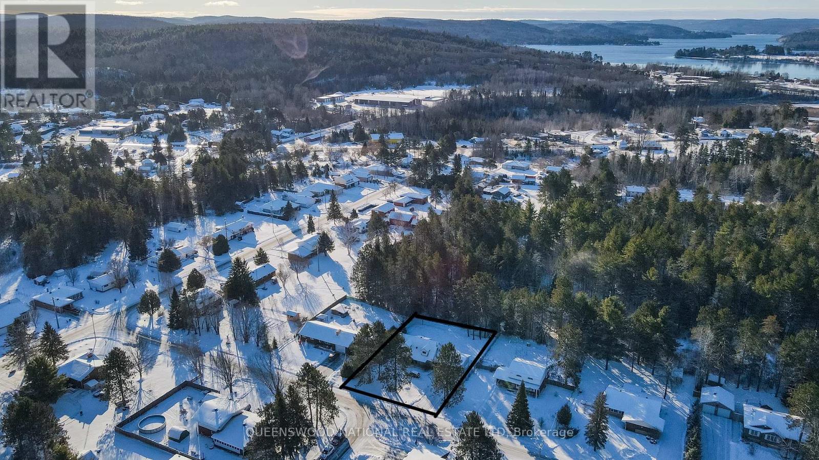 23 Sprucedale Avenue W, Madawaska Valley, Ontario  K0J 1B0 - Photo 32 - X11893280