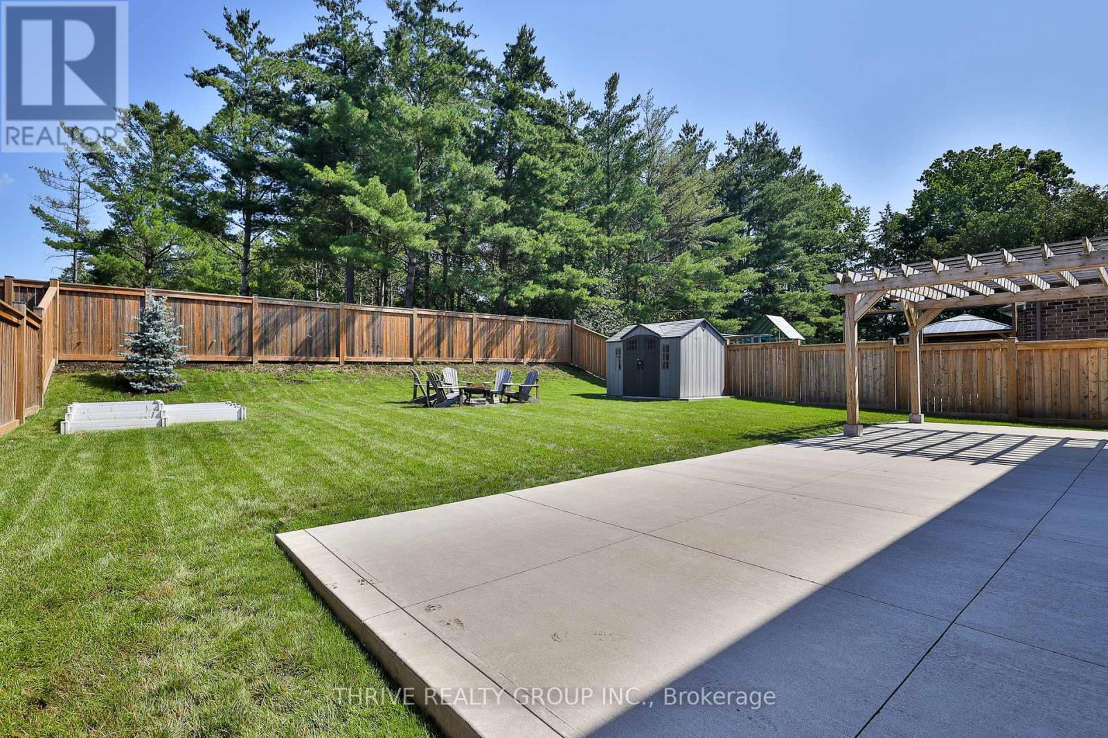 225 Norman Place, Strathroy-Caradoc, Ontario  N7G 0E6 - Photo 11 - X12196425