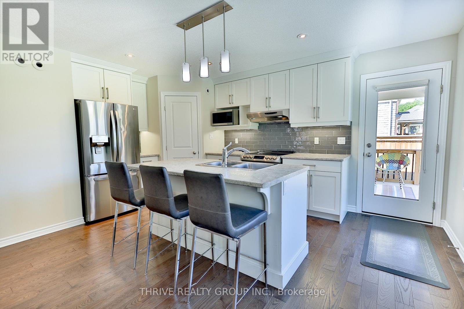 225 Norman Place, Strathroy-Caradoc, Ontario  N7G 0E6 - Photo 12 - X12196425