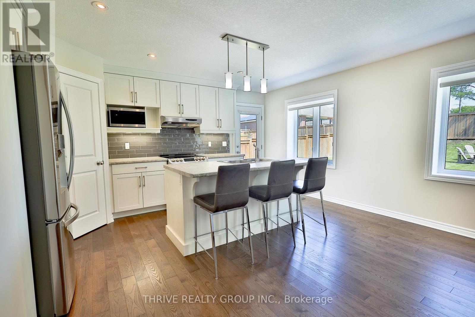 225 Norman Place, Strathroy-Caradoc, Ontario  N7G 0E6 - Photo 14 - X12196425