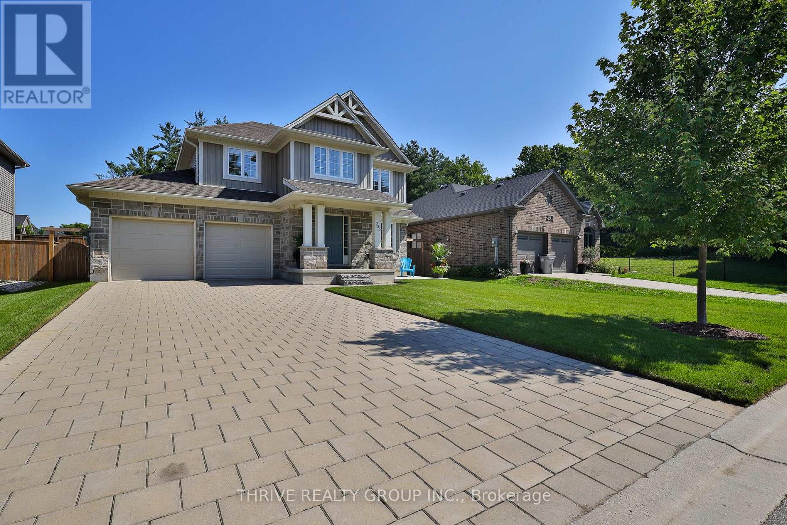 225 Norman Place, Strathroy-Caradoc, Ontario  N7G 0E6 - Photo 2 - X12196425