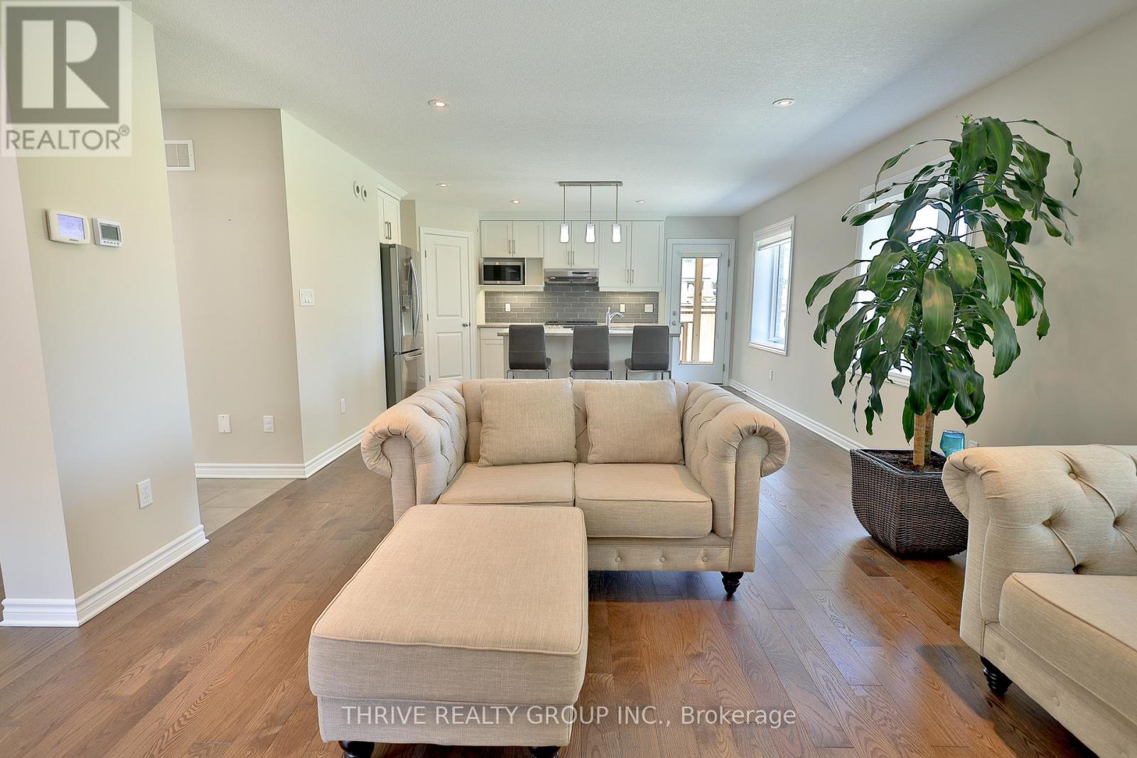 225 Norman Place, Strathroy-Caradoc, Ontario  N7G 0E6 - Photo 20 - X12196425