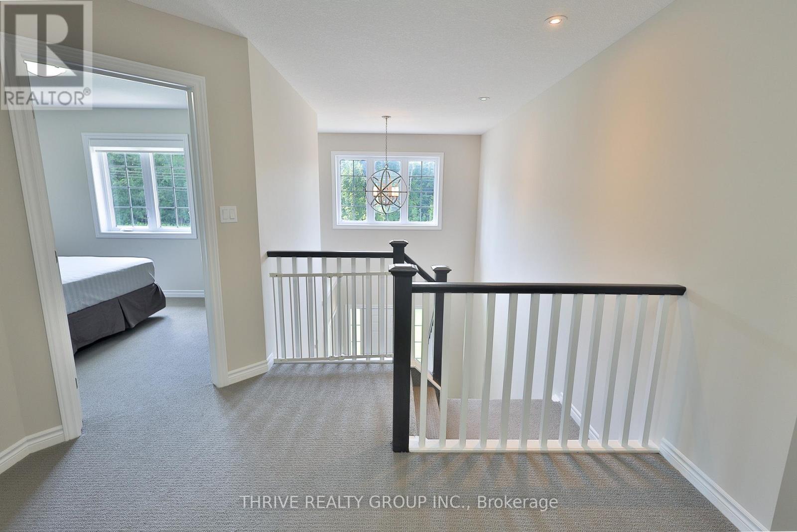 225 Norman Place, Strathroy-Caradoc, Ontario  N7G 0E6 - Photo 35 - X12196425