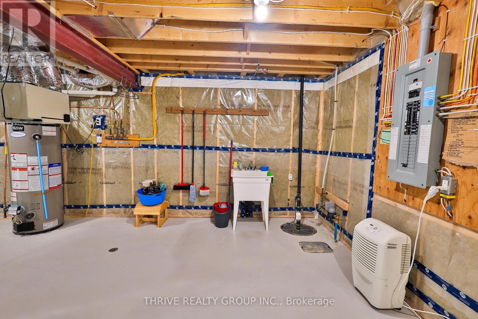 225 Norman Place, Strathroy-Caradoc, Ontario  N7G 0E6 - Photo 39 - X12196425