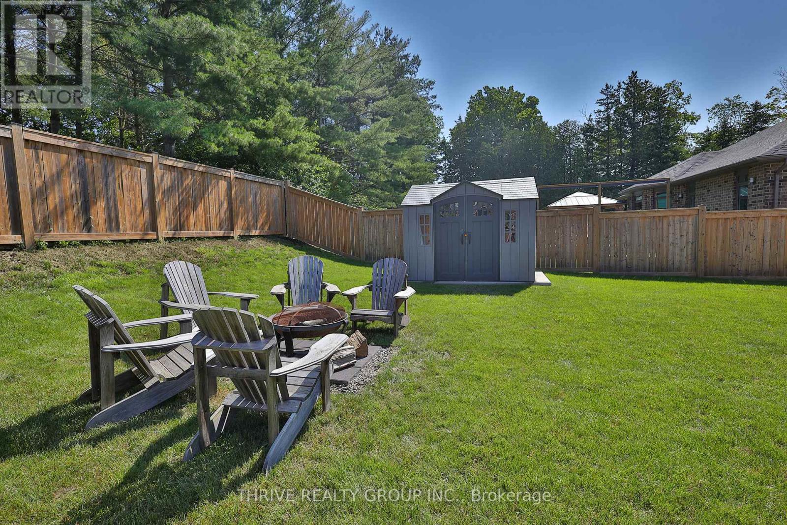 225 Norman Place, Strathroy-Caradoc, Ontario  N7G 0E6 - Photo 8 - X12196425