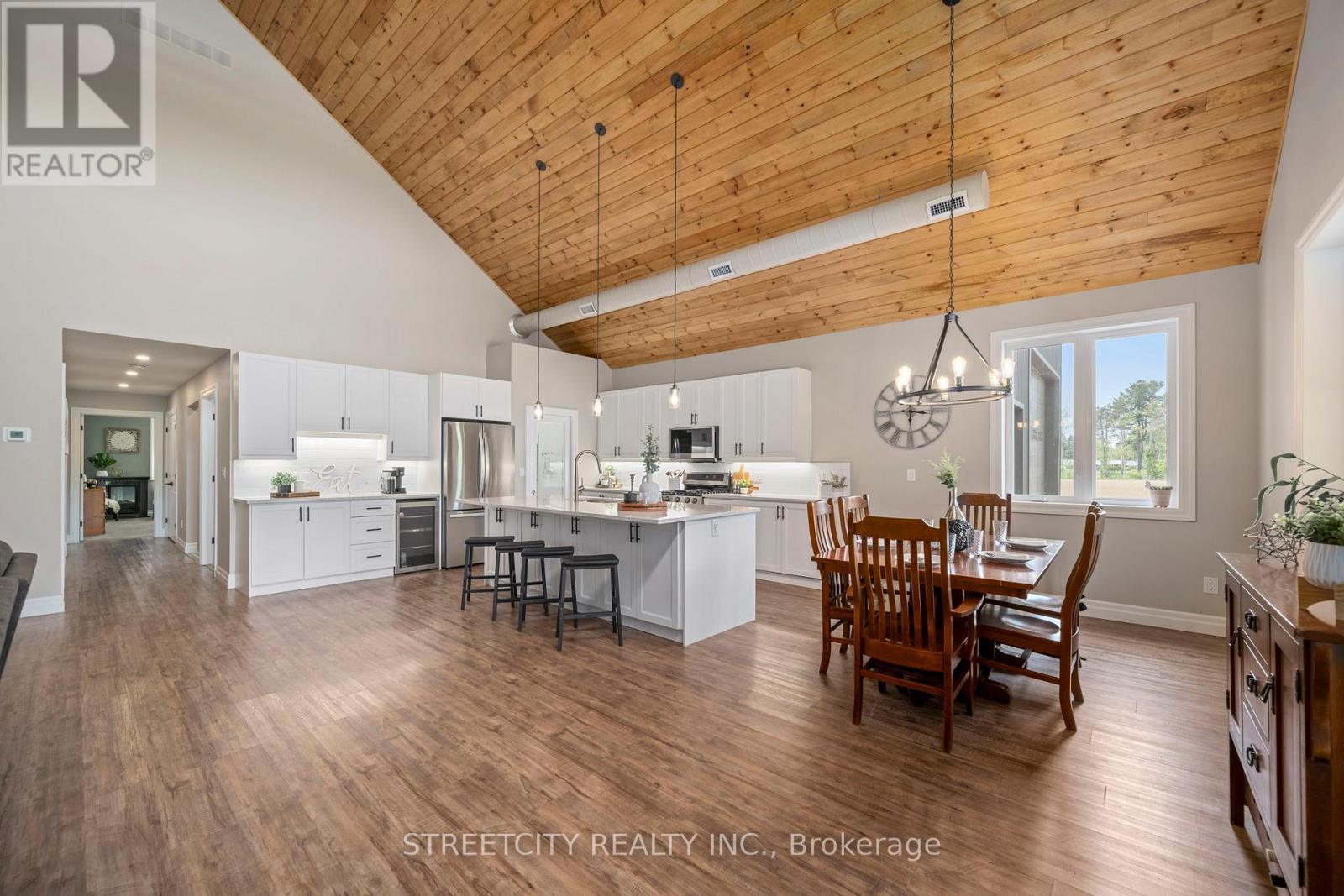 43297 Roberts Line, Central Elgin (Union), Ontario  N0L 2L0 - Photo 8 - X12196464