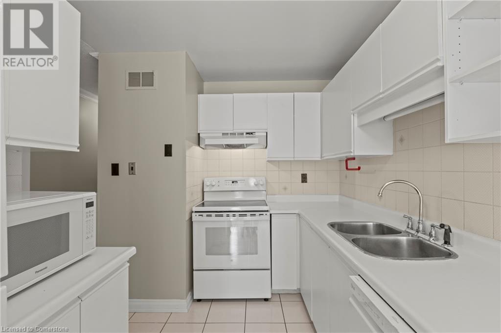 2205 South Millway Unit# 82, Mississauga, Ontario  L5L 3T2 - Photo 5 - 40737413