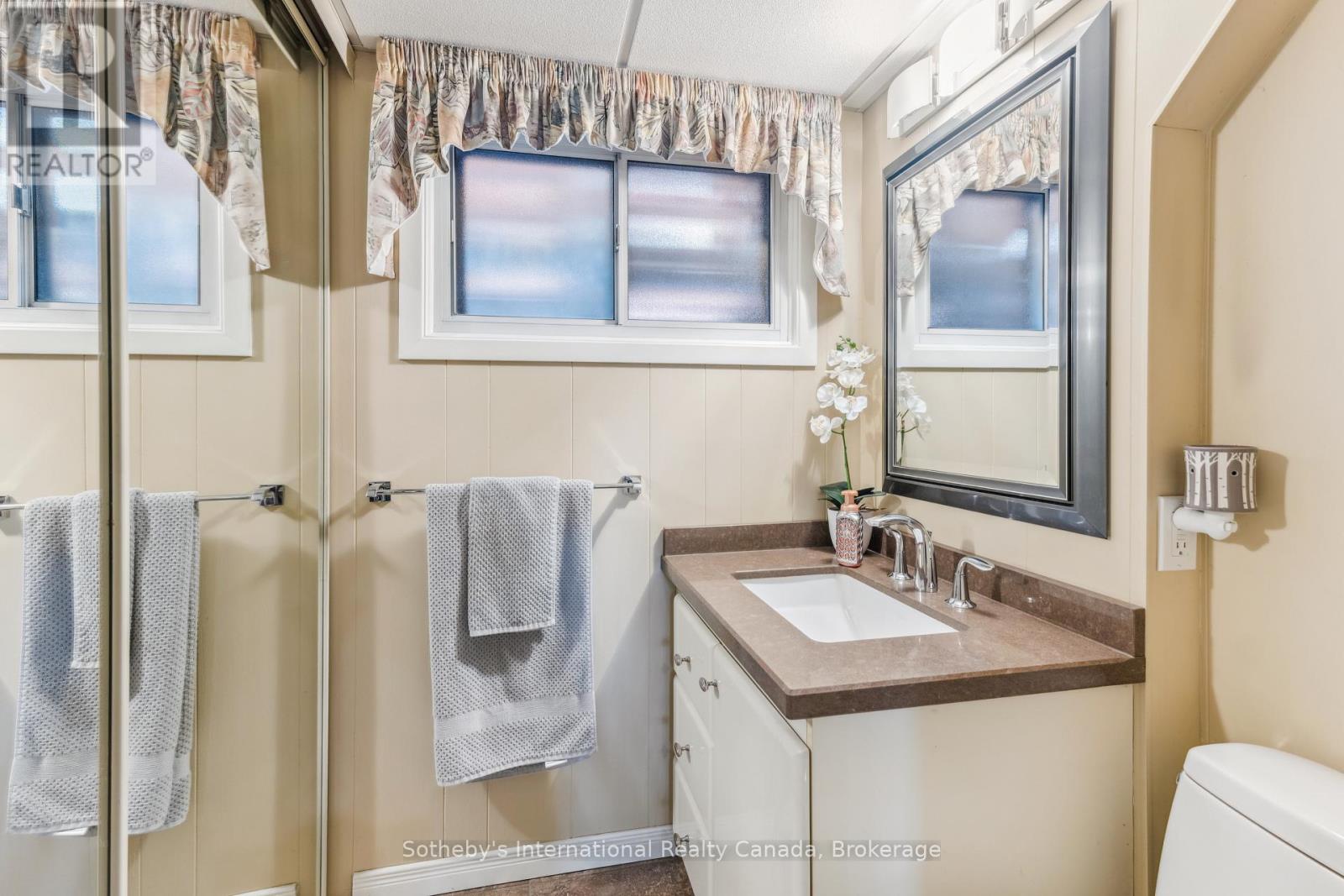 6845 Wilinger Street, Niagara Falls, Ontario  L2J 2B5 - Photo 27 - X12196467