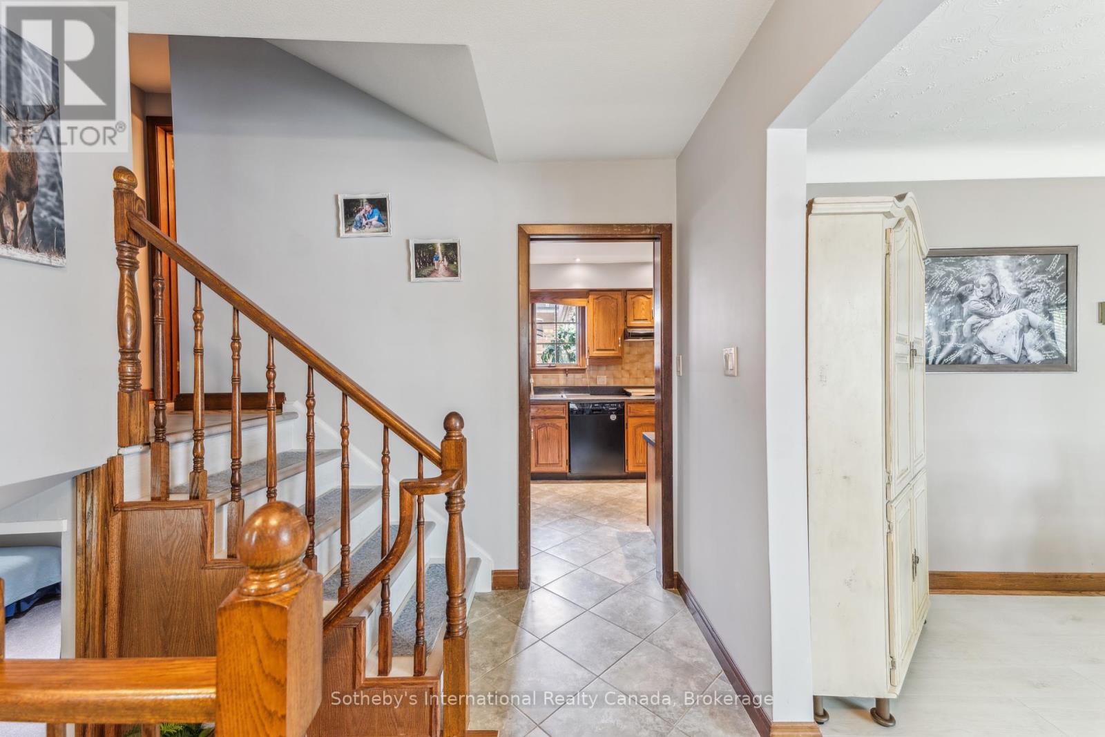 6845 Wilinger Street, Niagara Falls, Ontario  L2J 2B5 - Photo 8 - X12196467