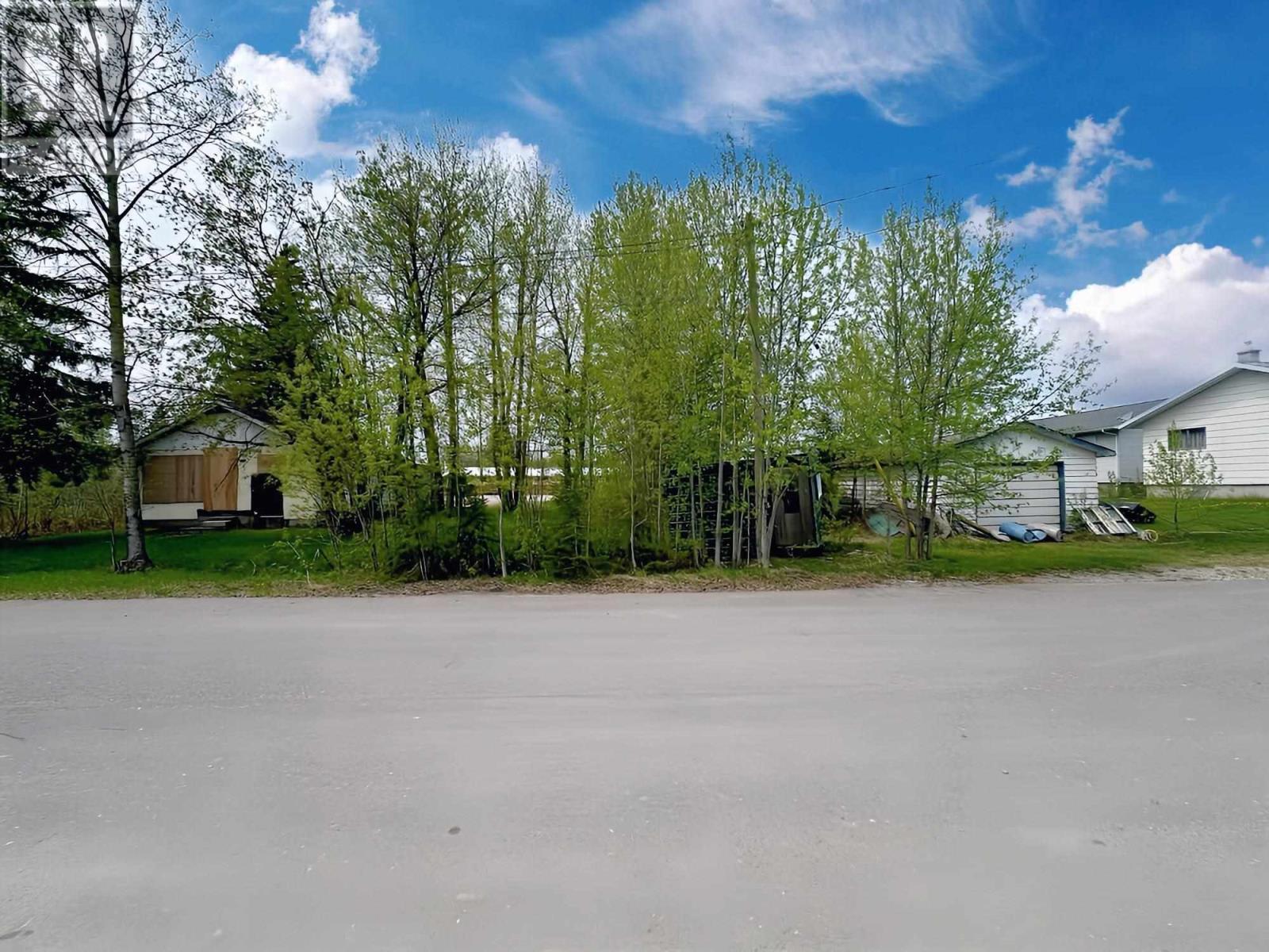 1314 & 1316 First ST E, geraldton, Ontario