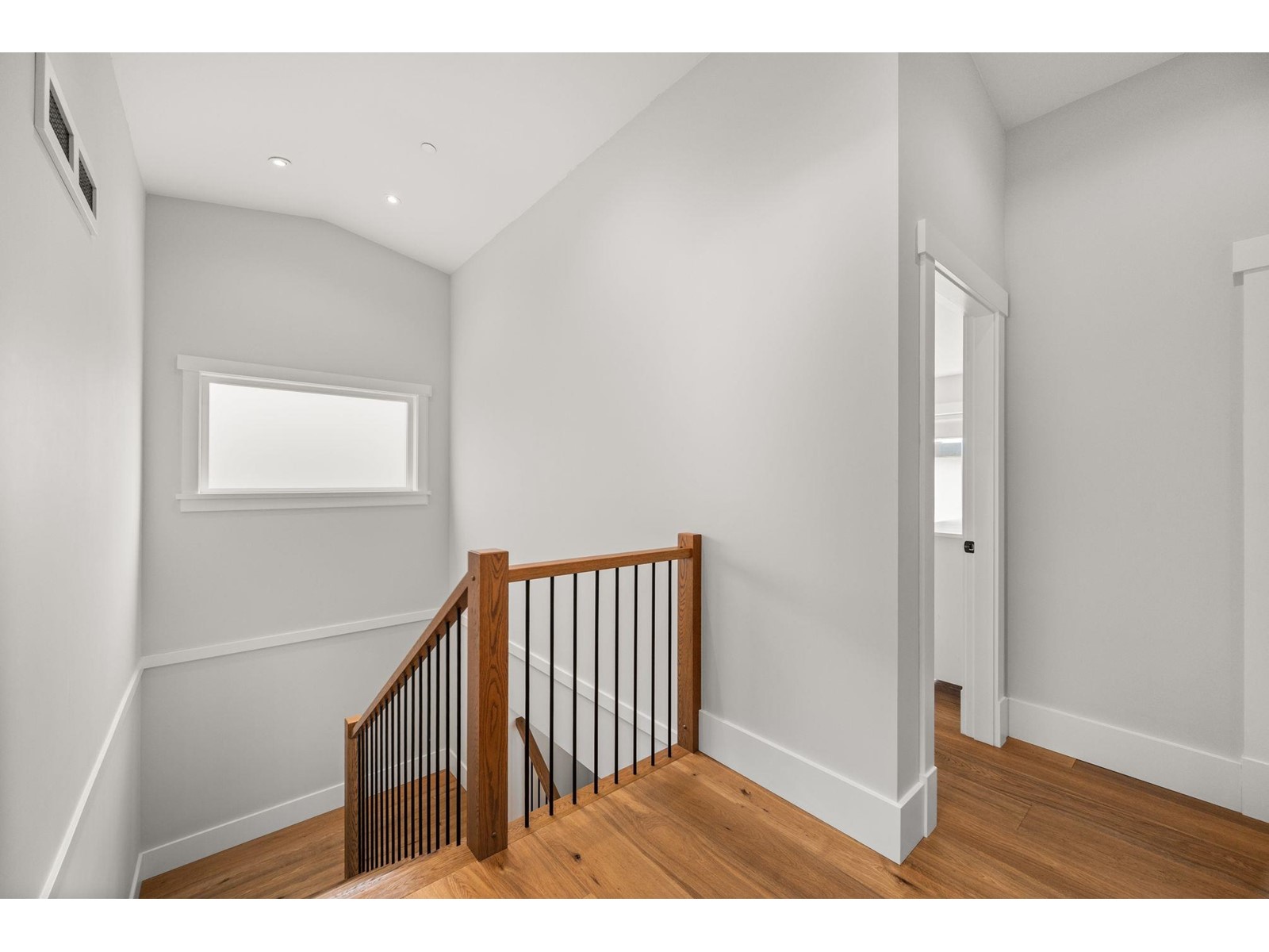 15682 Thrift Avenue, White Rock, British Columbia  V4B 2M4 - Photo 30 - R3008687