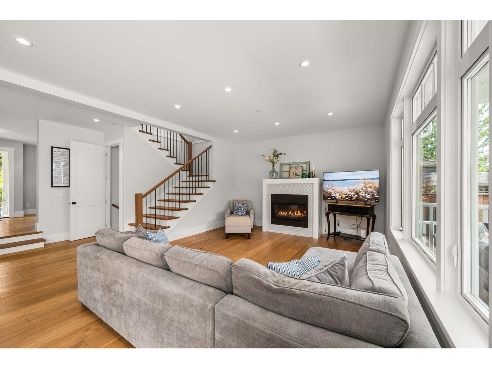 15682 Thrift Avenue, White Rock, British Columbia  V4B 2M4 - Photo 14 - R3008687