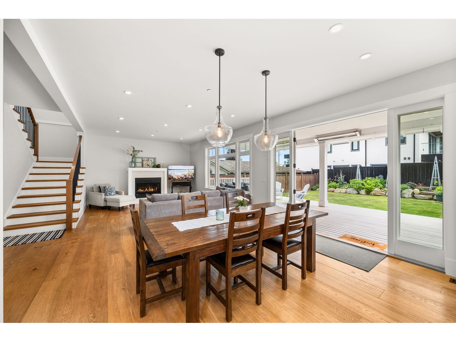 15682 Thrift Avenue, White Rock, British Columbia  V4B 2M4 - Photo 13 - R3008687