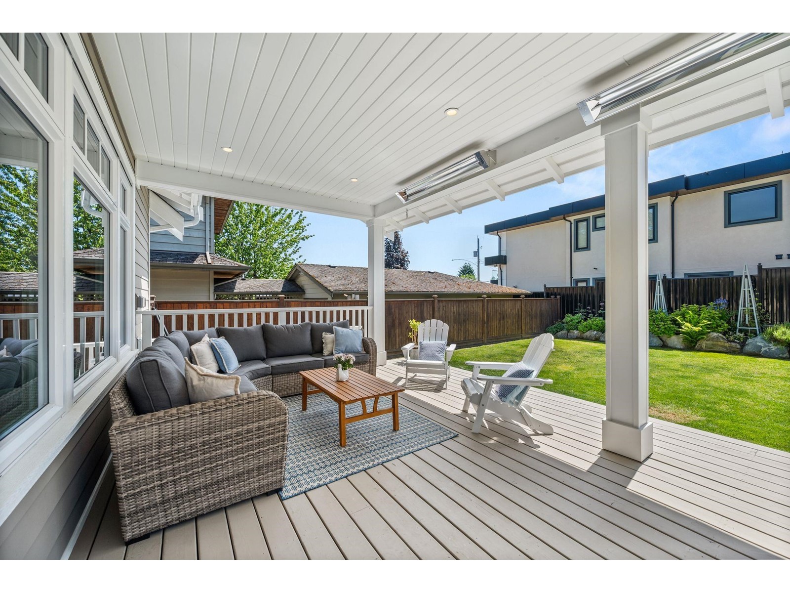 15682 Thrift Avenue, White Rock, British Columbia  V4B 2M4 - Photo 38 - R3008687