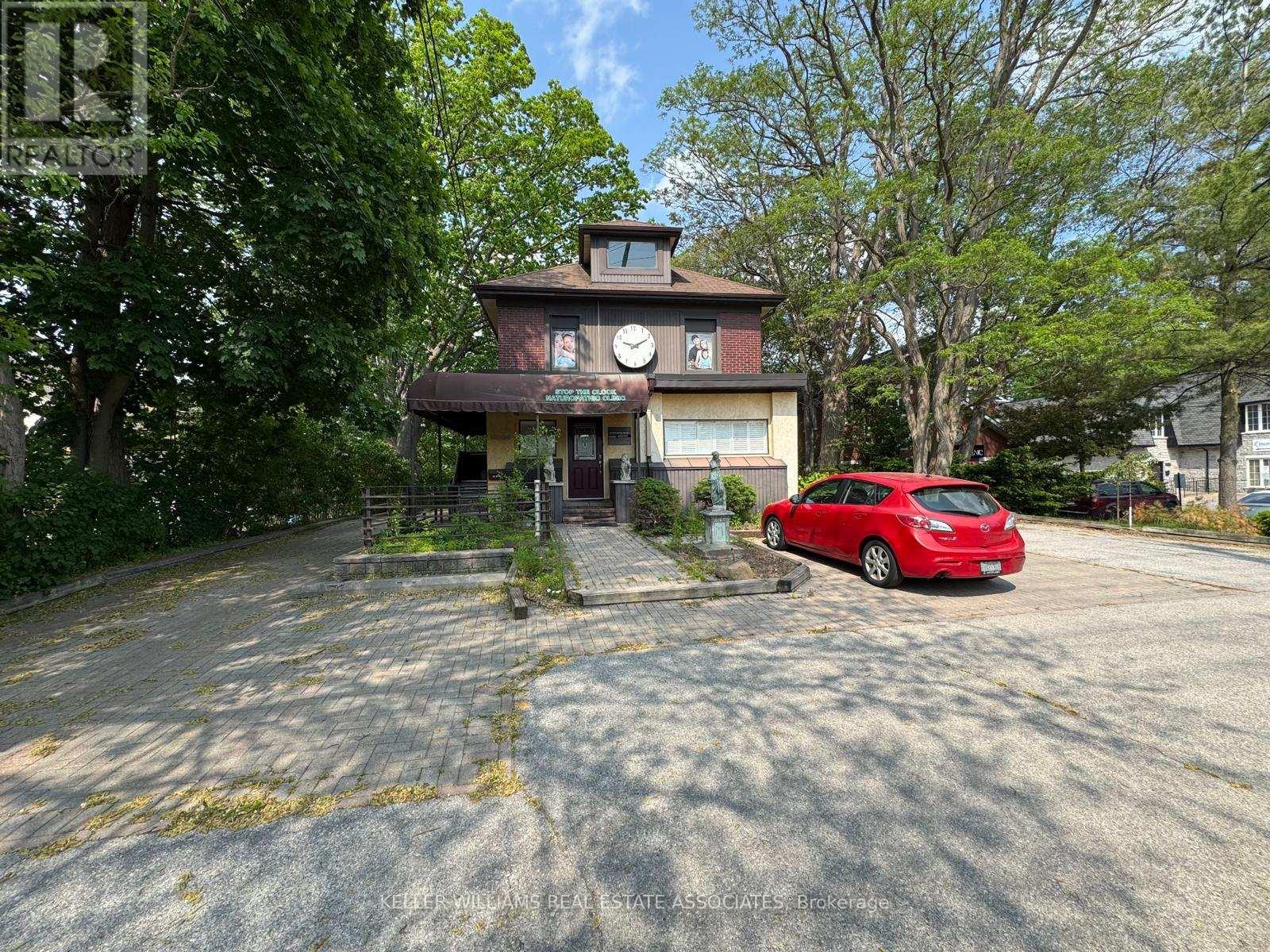 207 - 1553 HURONTARIO STREET, Mississauga, Ontario
