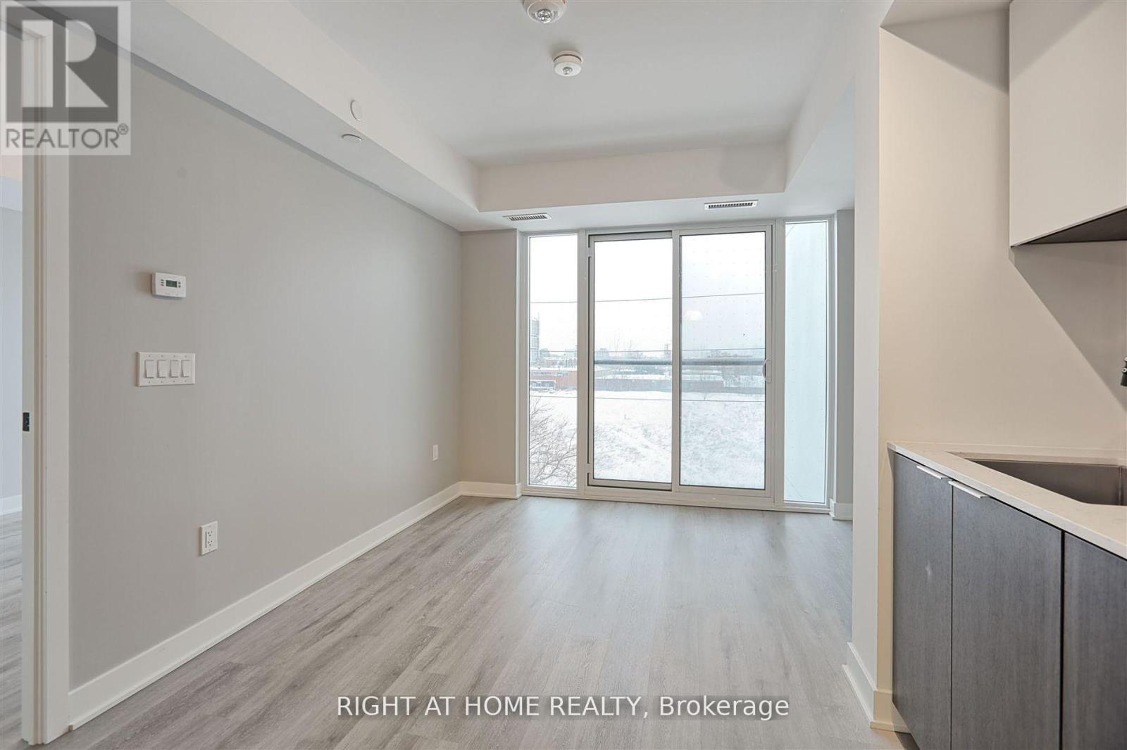525 - 36 Zorra Street, Toronto, Ontario  M8Z 4Z7 - Photo 4 - W12195987