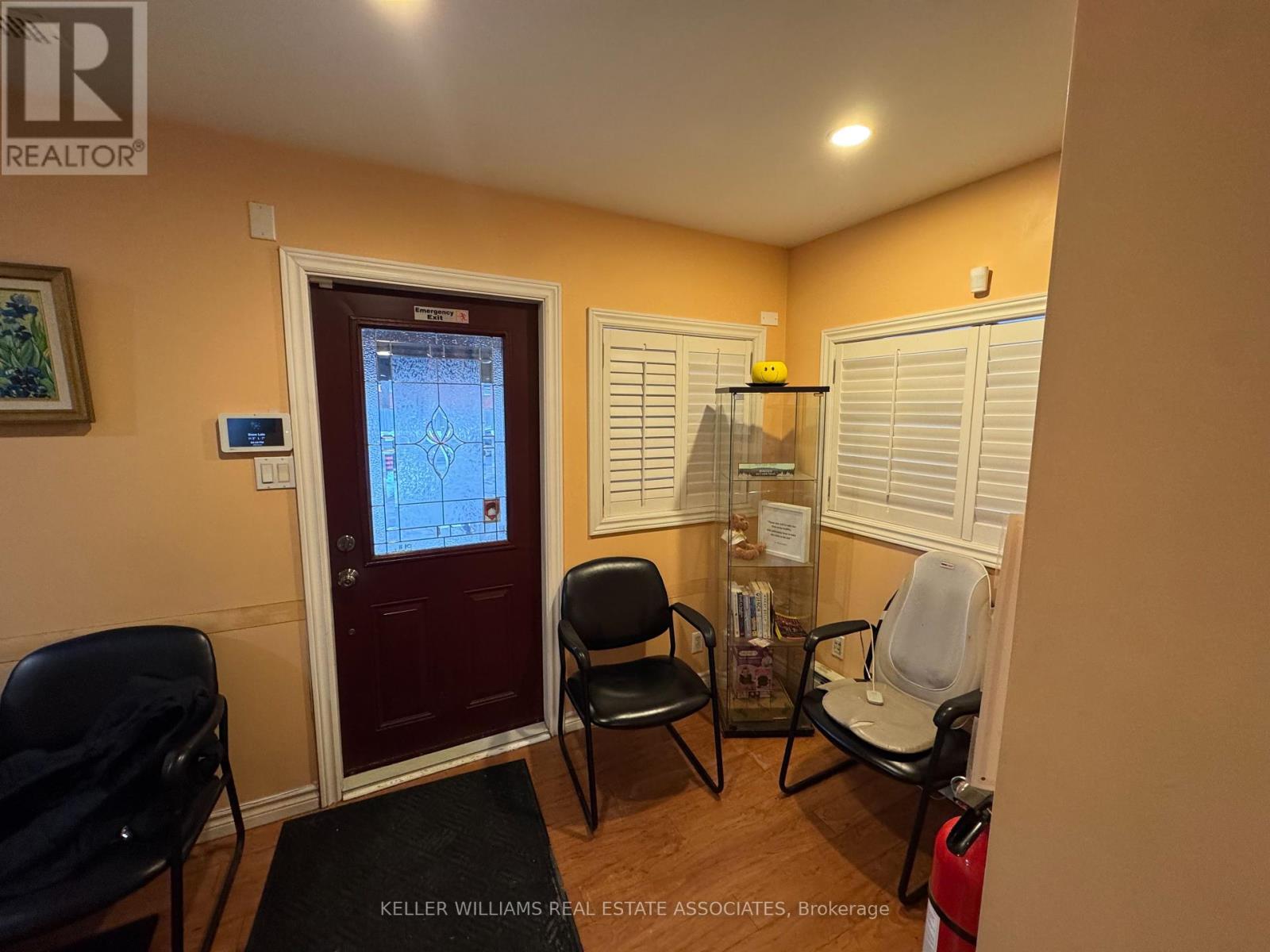 207 - 1553 Hurontario Street, Mississauga, Ontario  L5G 3H7 - Photo 8 - W11994364