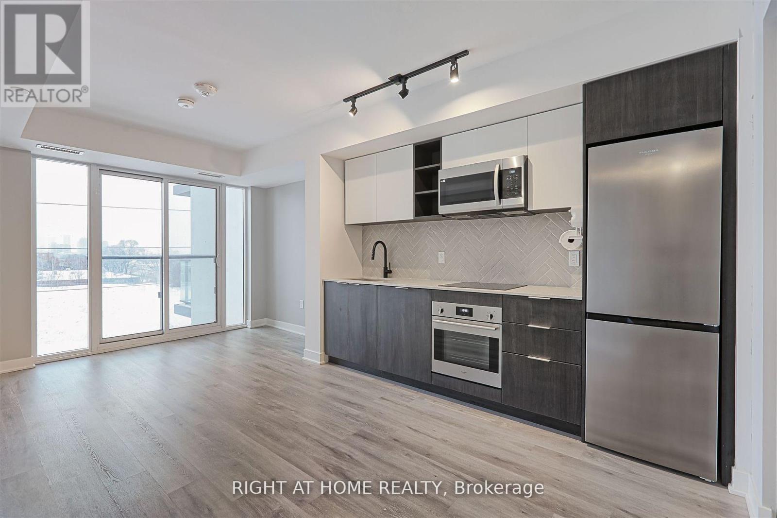525 - 36 Zorra Street, Toronto, Ontario  M8Z 4Z7 - Photo 3 - W12195987