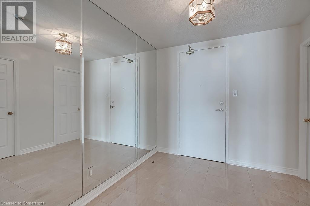 2190 Lakeshore Road Unit# 705, Burlington, Ontario  L7R 4K1 - Photo 2 - 40737604