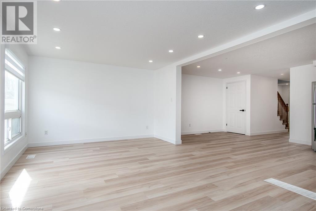 23 Dahlia Street, Kitchener, Ontario  N2E 3Y9 - Photo 8 - 40737644