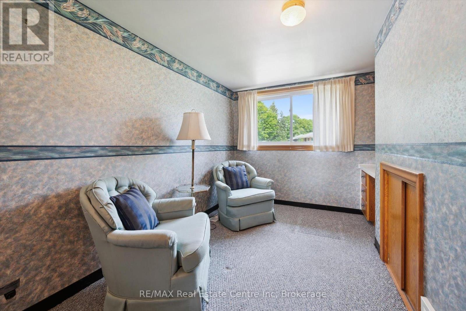 12 Gladstone Avenue, Guelph, Ontario  N1E 1L6 - Photo 12 - X12196371