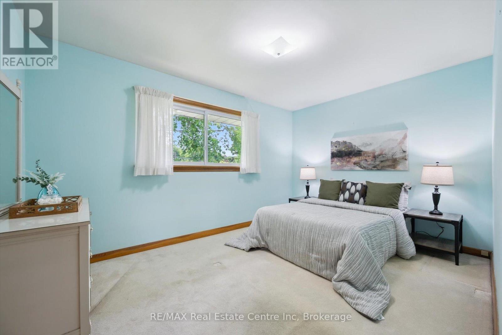 12 Gladstone Avenue, Guelph, Ontario  N1E 1L6 - Photo 8 - X12196371