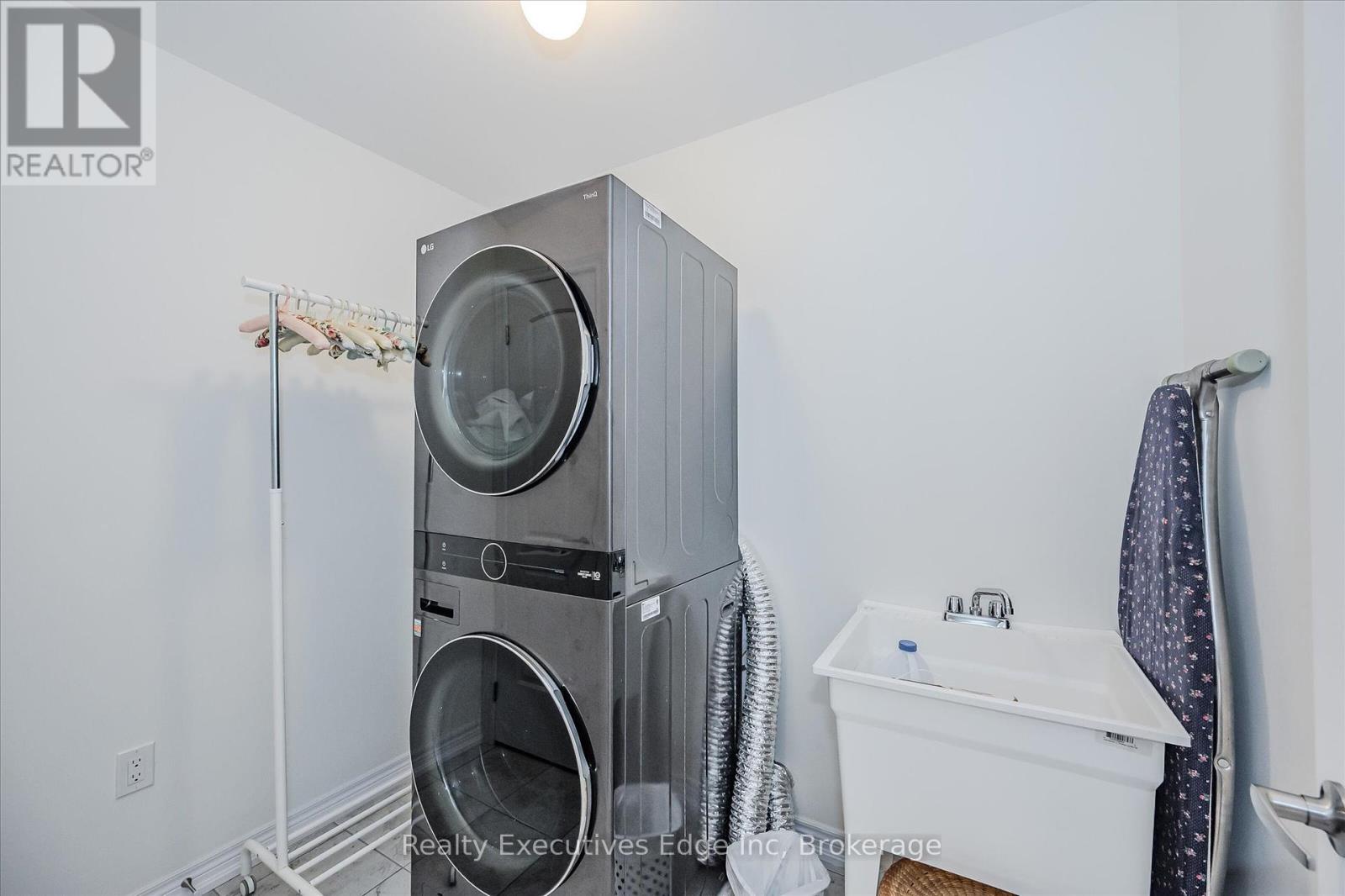 55 Povey Road, Centre Wellington (Fergus), Ontario  N1M 2W3 - Photo 38 - X12196377