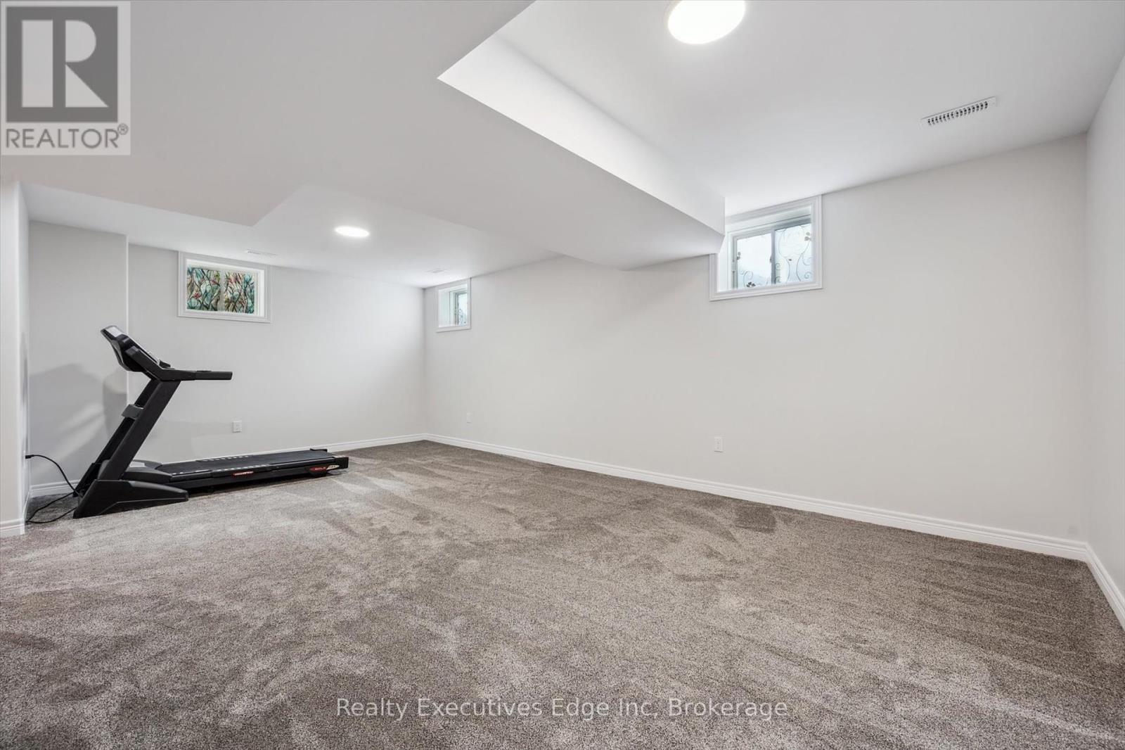 55 Povey Road, Centre Wellington (Fergus), Ontario  N1M 2W3 - Photo 39 - X12196377