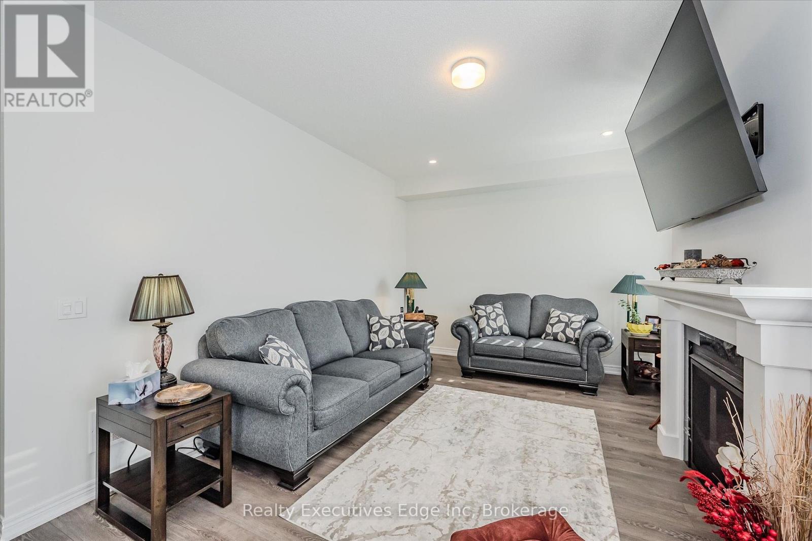 55 Povey Road, Centre Wellington (Fergus), Ontario  N1M 2W3 - Photo 8 - X12196377