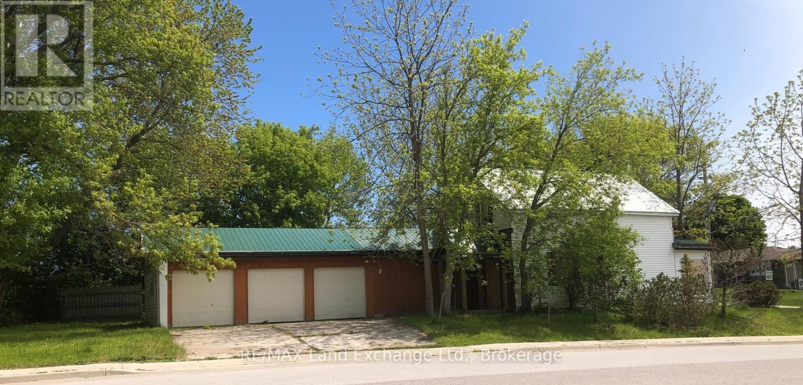 535 Russell Street, Kincardine, Ontario  N2Z 1W1 - Photo 7 - X12196521