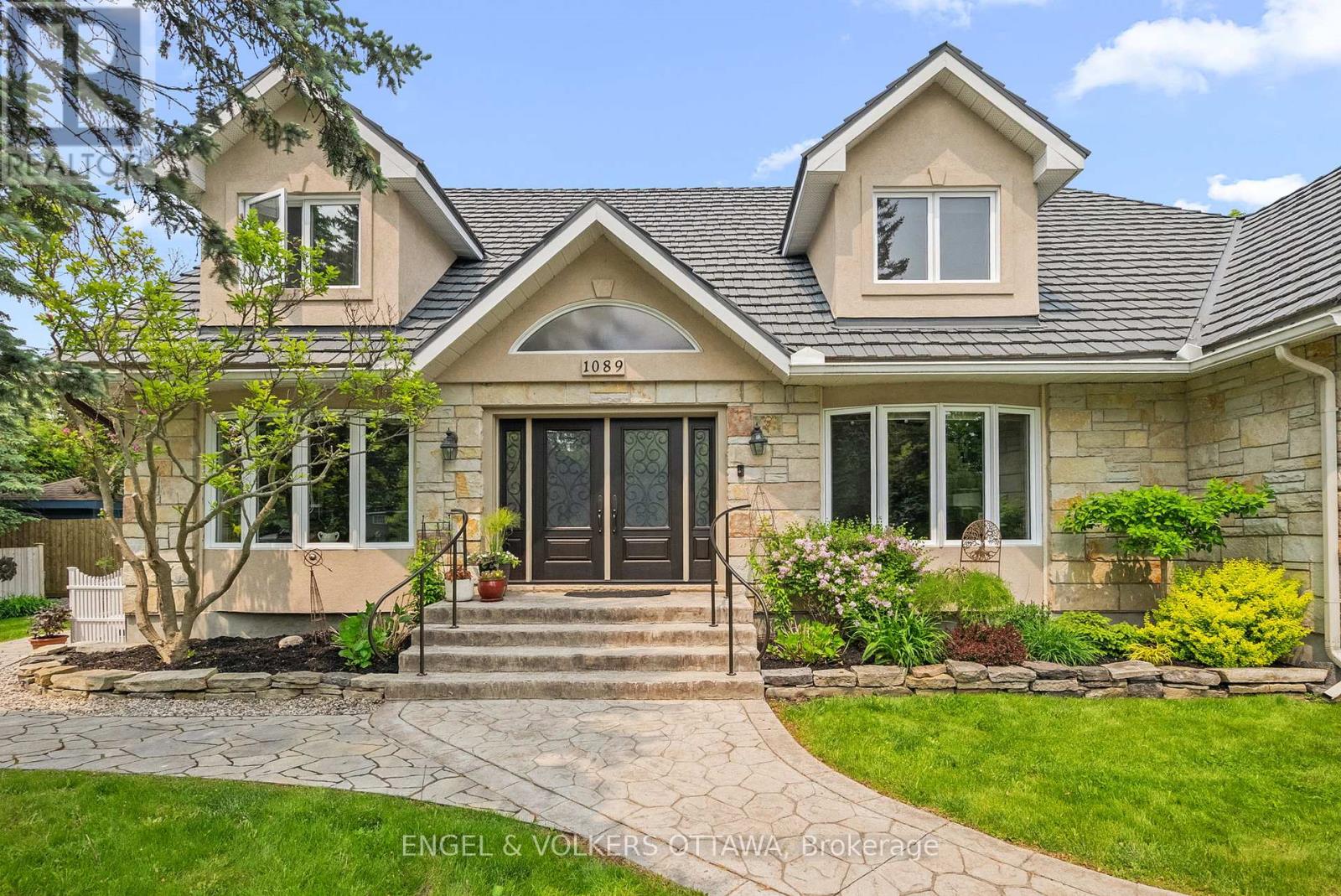 1089 Island View Drive, Ottawa, Ontario  K4M 1J8 - Photo 3 - X12196403